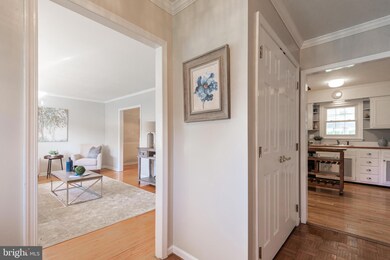 889 Bobolink Ln, West Chester, PA 19382 - photo 3