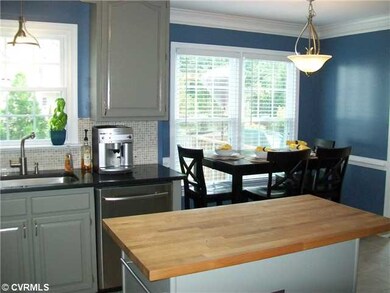Kitchen - Open Eat In Kitchen with Island, Stainle