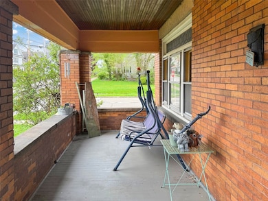 Cozy Covered Porch - 20 x 8, Enjoy Three Seasons!!