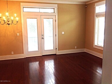 Living/Dining Room Pic 2