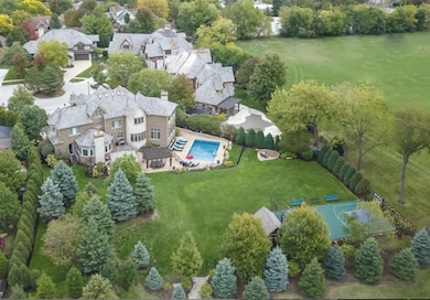 319 Claremont Ct, Naperville, IL 60540 - photo 2