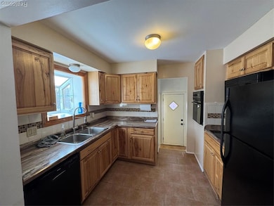 26278 Grobbel Ave, Warren, MI 48091 - photo 5