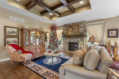 16576 S Summertree Ln, Olathe, KS 66062 - photo 7