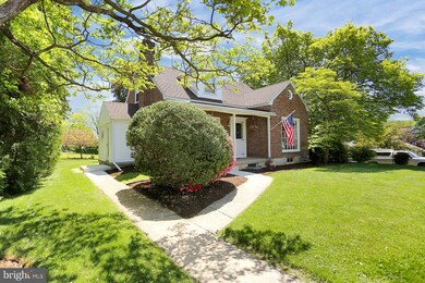 611 Clair St, Reading, PA 19607 - photo 2