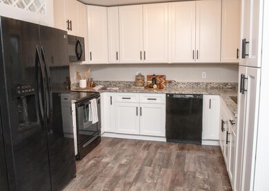 3915 Veralta Dr, Cedar Falls, IA 50613 - photo 6