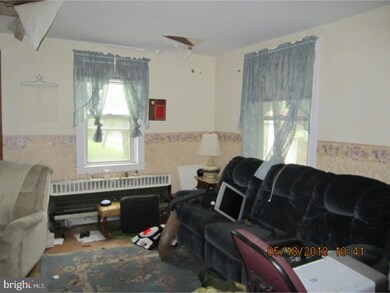 272 W Adams St, Paulsboro, NJ 08066 - photo 7