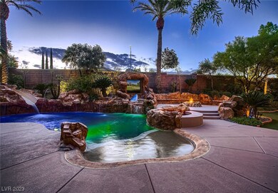 Tropical Paradise yard w/Heated Pool/Spa/Slide/Fir