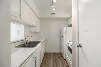 11715 S Glen Dr unit 1425-1, Houston, TX 77099 - photo 5