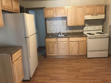 934 Berkshire Ave, Indian Orchard, MA 01151 - photo 2