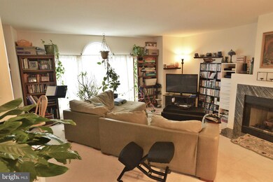 102 Victoria Square, Frederick, MD 21702 - photo 6