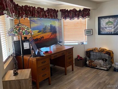 Living room, desk, 60