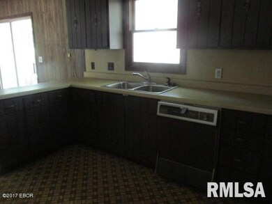 1000 W Parish St, Harrisburg, IL 62946 - photo 5