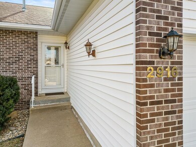 2916 W 4th St, Cedar Falls, IA 50613 - photo 4