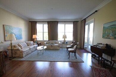 Laurens Place 2A_living room 2