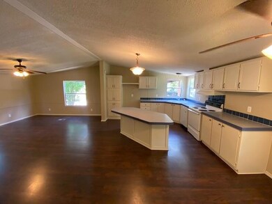 310 Kelly Brook Cir, Weatherford, TX 76087 - photo 7