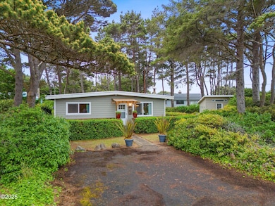 320 El Rotundo Ave