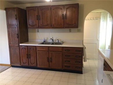 KITCHEN AREA 11X12 VERY WELL MAINTAINED...PLENTY O