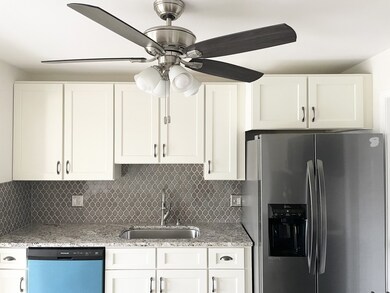 2105 Lancaster Cir unit 202B, Naperville, IL 60565 - photo 6