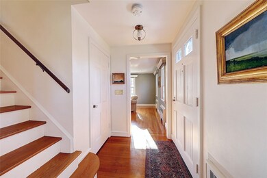  Entrance foyer