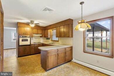 179 Rice Dr, Morrisville, PA 19067 - photo 6