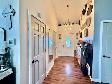 608 N Patterson Ct, Hershey, NE 69143 - photo 5