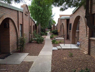 Quiet Walkway To Unit