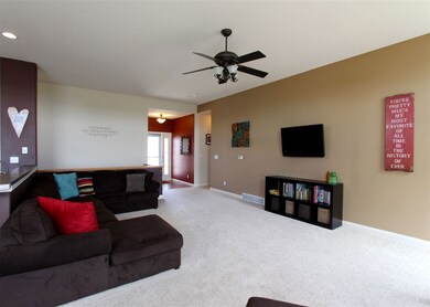 1408 Quail Ridge Rd, Cedar Falls, IA 50613 - photo 5