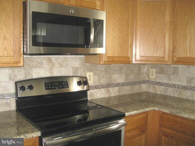 6920 Diamond Ct, District Heights, MD 20747 - photo 4