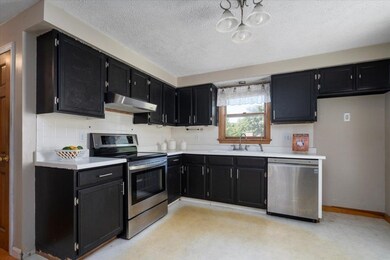 26 Morrill Rd, Hooksett, NH 03106 - photo 4