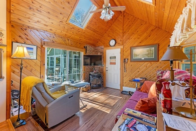 photos_high_resolution_114_Garden_Cir_11