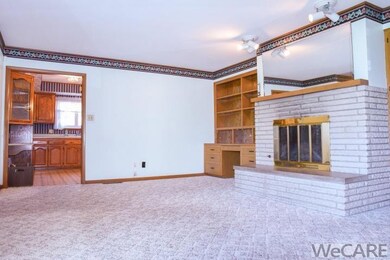 202 Stinebaugh Dr, Wapakoneta, OH 45895 - photo 4