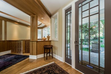 007-Foyer-3176135-large