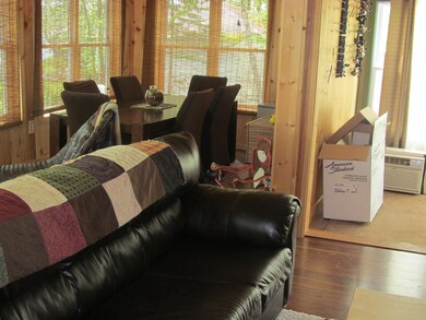 VIGUE SHORES 9 DINING AREA