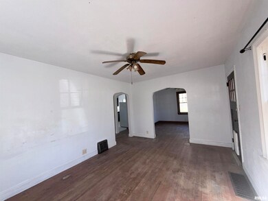 331 N 4th St, Mount Vernon, IL 62864 - photo 5