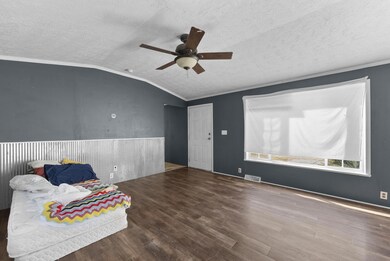 6-web-or-mls-4955 Abrams Dr-6