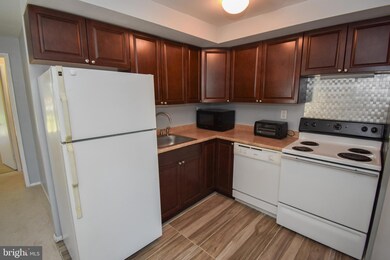 111 Sharon Ave unit 2ND FLOOR, Darby, PA 19023 - photo 2