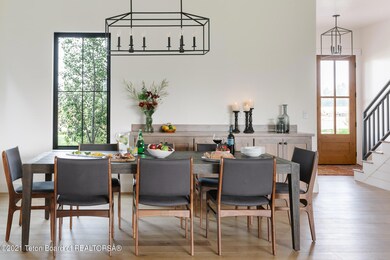 Dining + Entry