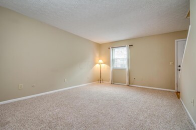 06 - 3066 Dorris Avenue-6.jpg
