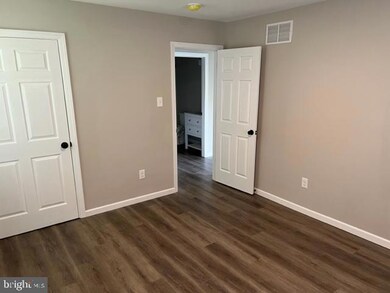 43 Walnut St unit B, Williamstown, NJ 08094 - photo 5