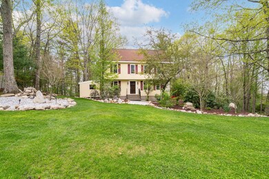 11 Spruce St, Londonderry, NH 03053 - photo 3