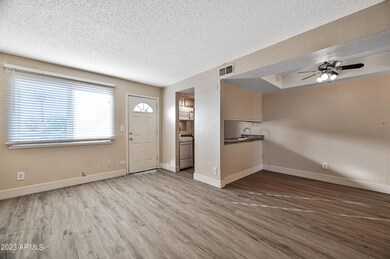 3141 E Cypress St unit 11, Phoenix, AZ 85008 - photo 3