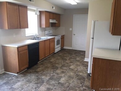 941 Faye St, Statesville, NC 28677 - photo 5