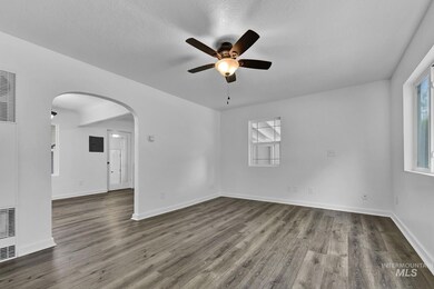 320 Almond St, Nampa, ID 83686 - photo 5