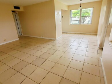 370 Sheffield O, West Palm Beach, FL 33417 - photo 4