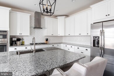 42605 Lisburn Chase Terrace, Chantilly, VA 20152 - photo 4