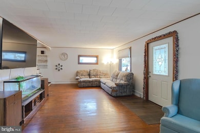 161 Richard St, Philipsburg, PA 16866 - photo 2