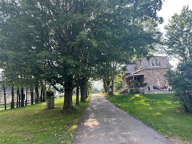 704 Hillside Ave, Berlin, NH 03570 - photo 2