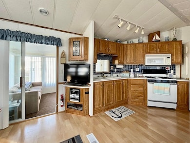 620 Post Rd unit 64, Wells, ME 04090 - photo 5