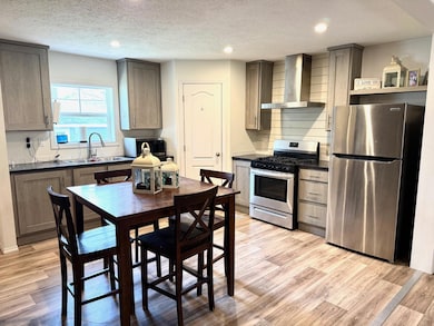 424 2nd St N, Greenbush, MN 56726 - photo 2