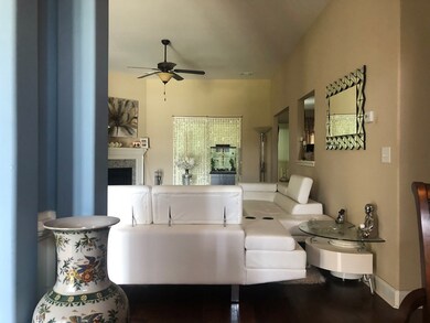 Living room w/Fireplace
